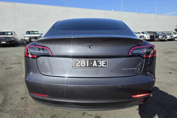 2021 Tesla Model 3  Long Range Sedan Image 8