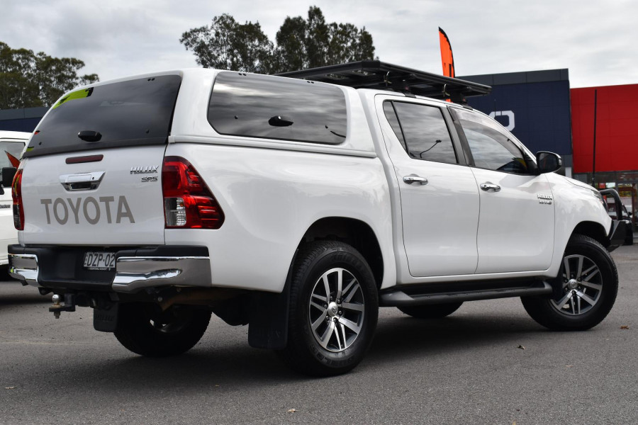 2018 Toyota HiLux  SR5 Double Cab Pick Up Image 5