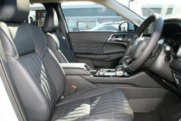 2025 Mitsubishi Outlander ZM Exceed SUV Image 8