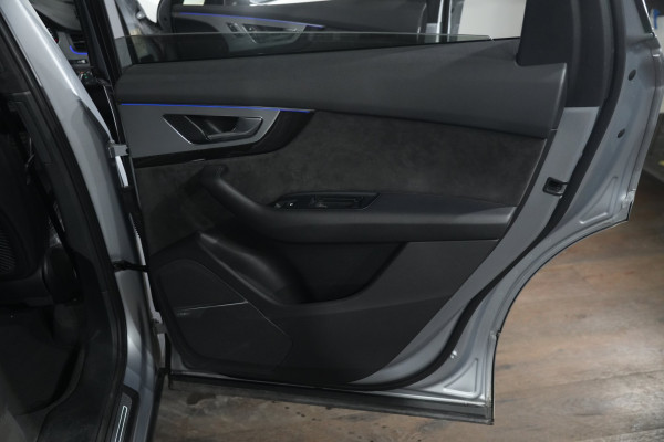 2018 Audi SQ7 TDI SUV Image 35
