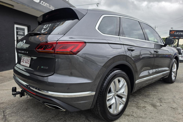 2020 Volkswagen Touareg CR 190TDI Adventure SUV Image 9