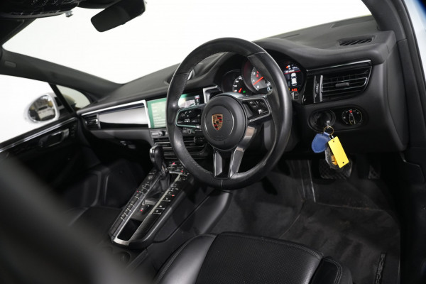 2019 Porsche Macan S SUV image 11
