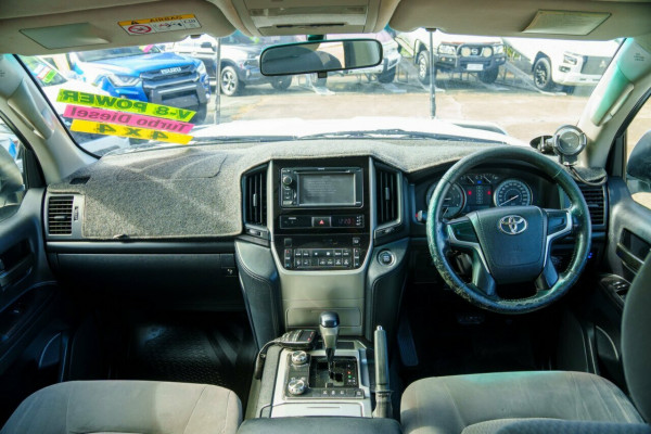 2016 Toyota LandCruiser VDJ200R GXL SUV Image 14