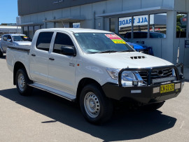 Toyota HiLux SR KUN26R 