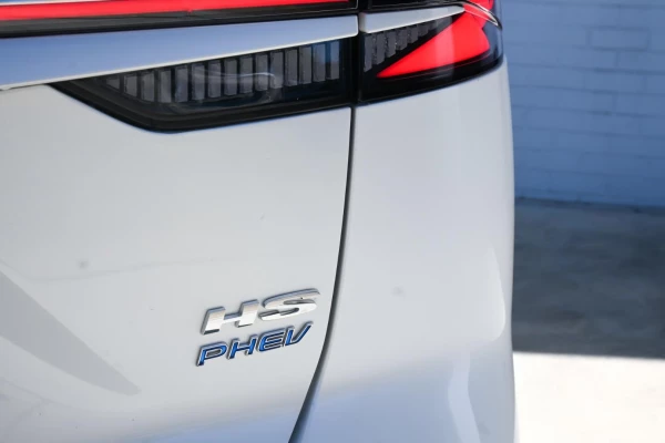 2025 MG HS AS33 Essence Hybrid SUV Image 10
