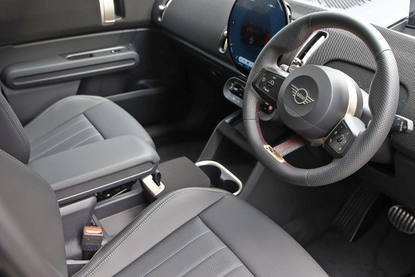 2026 MINI Countryman U25 JCW Favoured SUV image 5