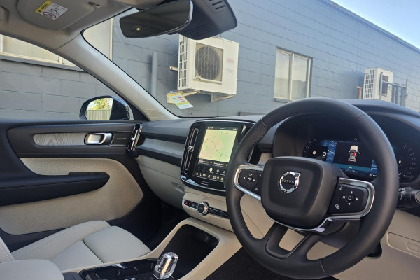 2026 MY27 Volvo XC40 XZ Ultra B4 Bright SUV Image 15