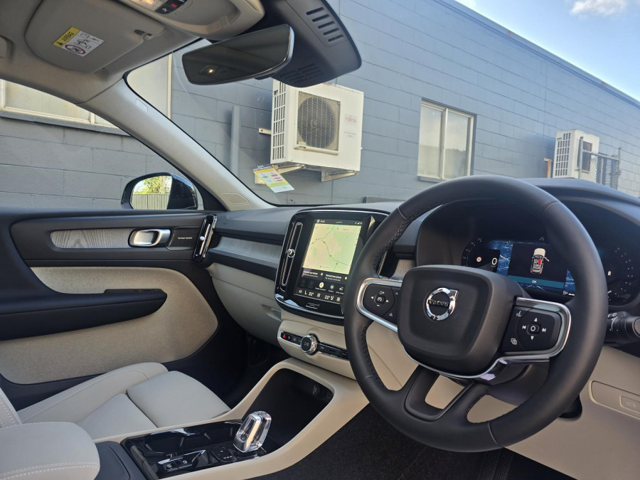 2026 MY27 Volvo XC40 XZ Ultra B4 Bright SUV Image 15