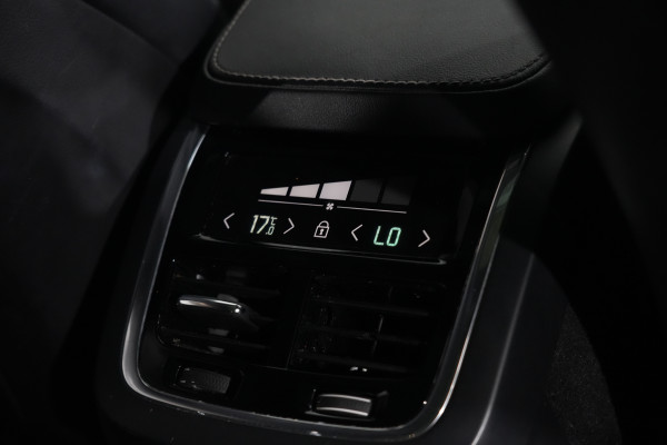 2021 Volvo XC90 L Series T6 R-Design SUV Image 29