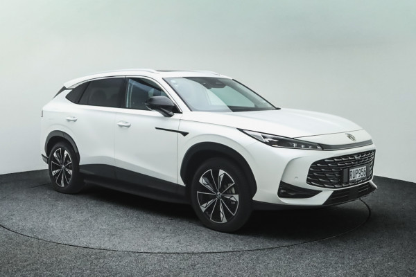 2026 MG HS Plug-in Hybrid Essence SUV Image 1