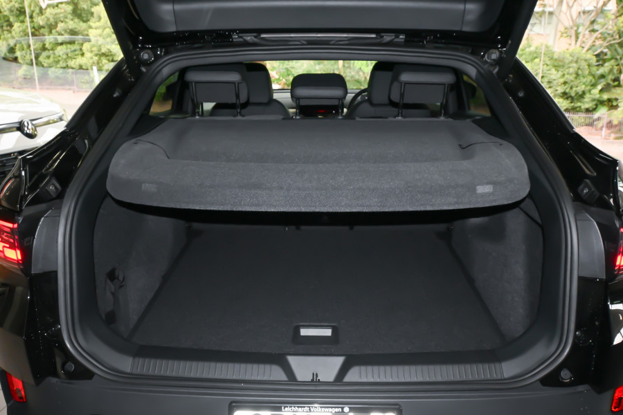 2025 Volkswagen ID. 5 E2 Pro SUV Image 21