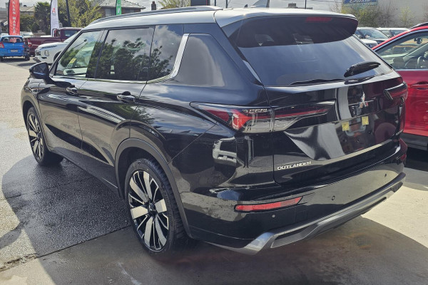 2025 Mitsubishi Outlander ZM Exceed Tourer SUV Image 3