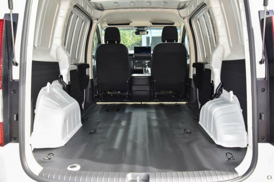 2026 MY27 Hyundai Staria Load US4.V4  Van Image 4