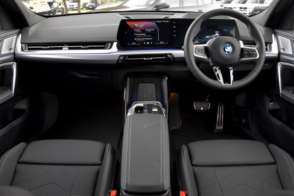 2025 BMW iX2 U10 eDrive20 M Sport SUV image 4