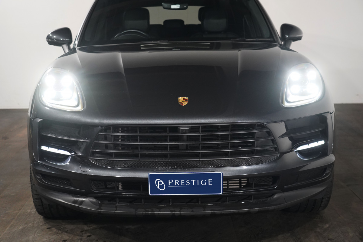 2021 Porsche Macan SUV Image 3