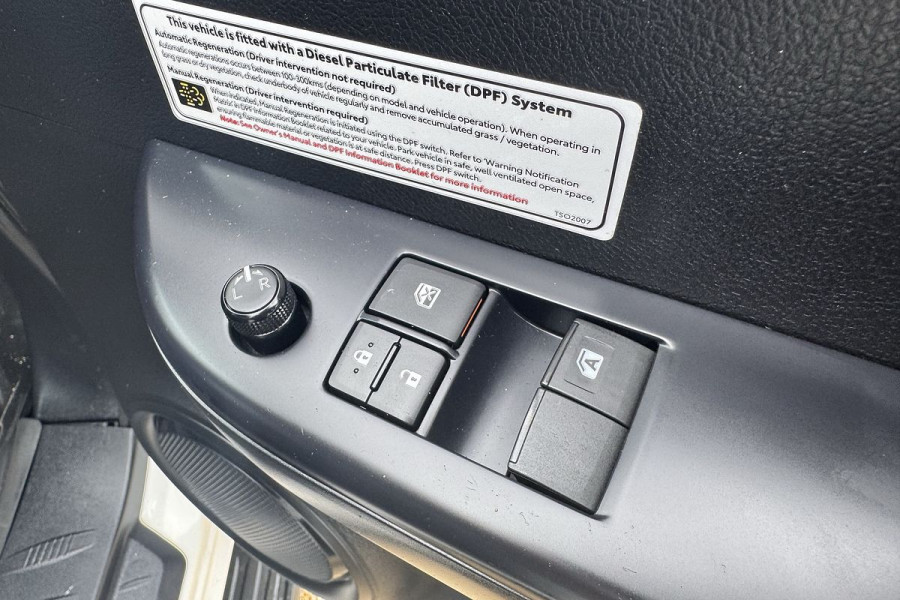 2021 Toyota HiLux GUN126R SR Extra Cab Chassis Image 6