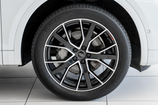 2022 MY23 Audi Q5 FY 45 TFSI S Line SUV image 24