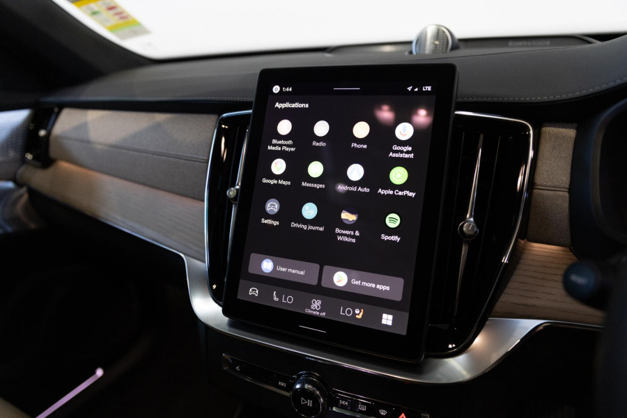2026 Volvo XC90 L Series Ultra B5 Dark SUV Image 17