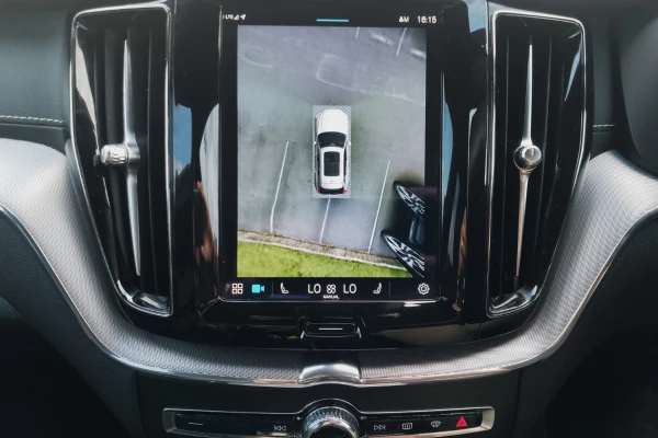 2021 MY22 Volvo XC60 UZ B6 R-Design SUV Image 28