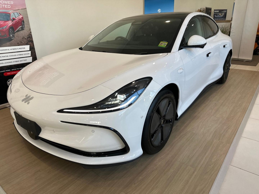 2026 MY25 MG IM5 P12L Premium Hatch Image 2