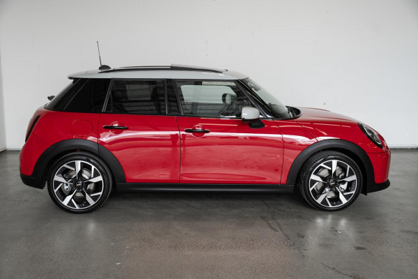 2026 MINI Cooper F65 C Favoured Hatch image 3