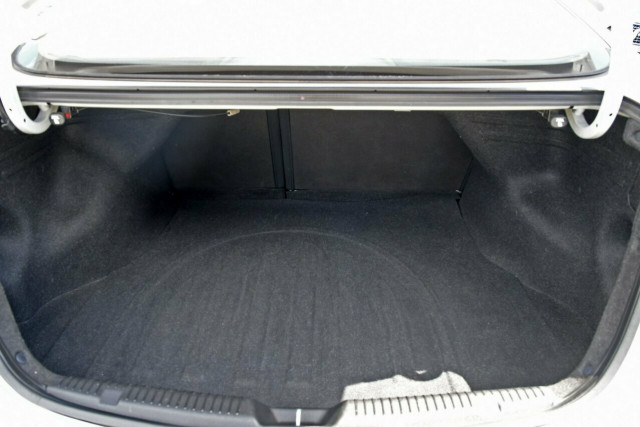 2015 Hyundai Elantra SE 14 of 19