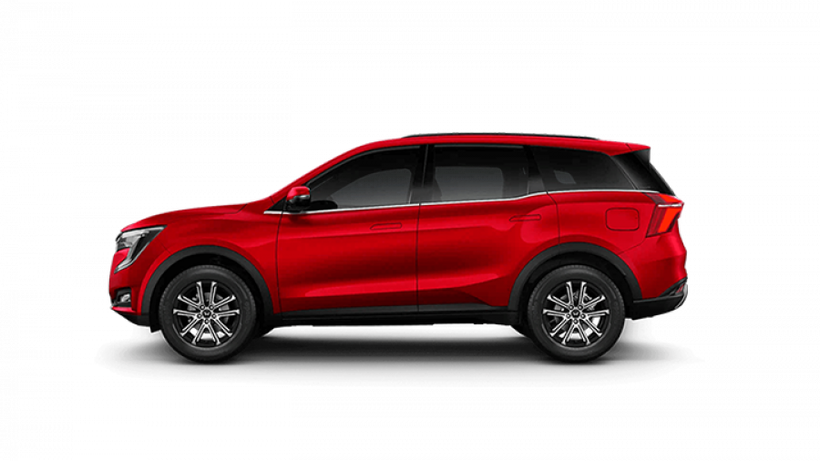 2025 Mahindra XUV700  AX7L SUV