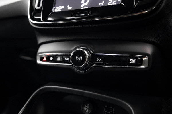 2022 Volvo XC40 XZ T4 Inscription Petrol AWD SUV Image 16