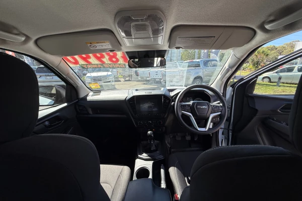 2022 Isuzu D-MAX RG SX Cab Chassis Image 12