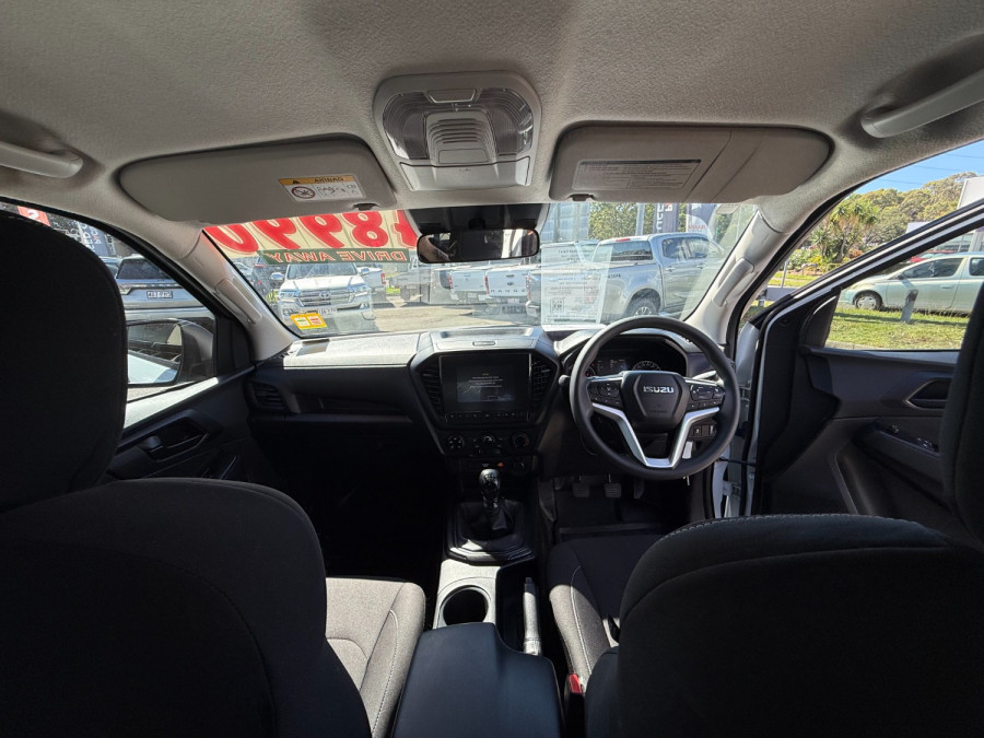 2022 Isuzu D-MAX RG SX Cab Chassis Image 12