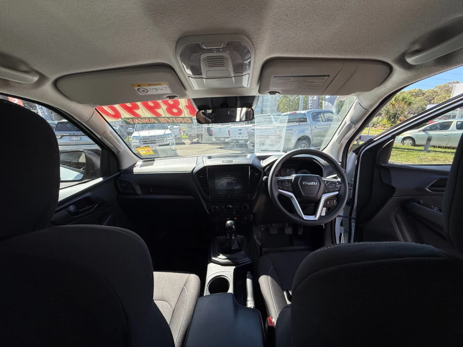 2022 Isuzu D-MAX RG SX Cab Chassis Image 12