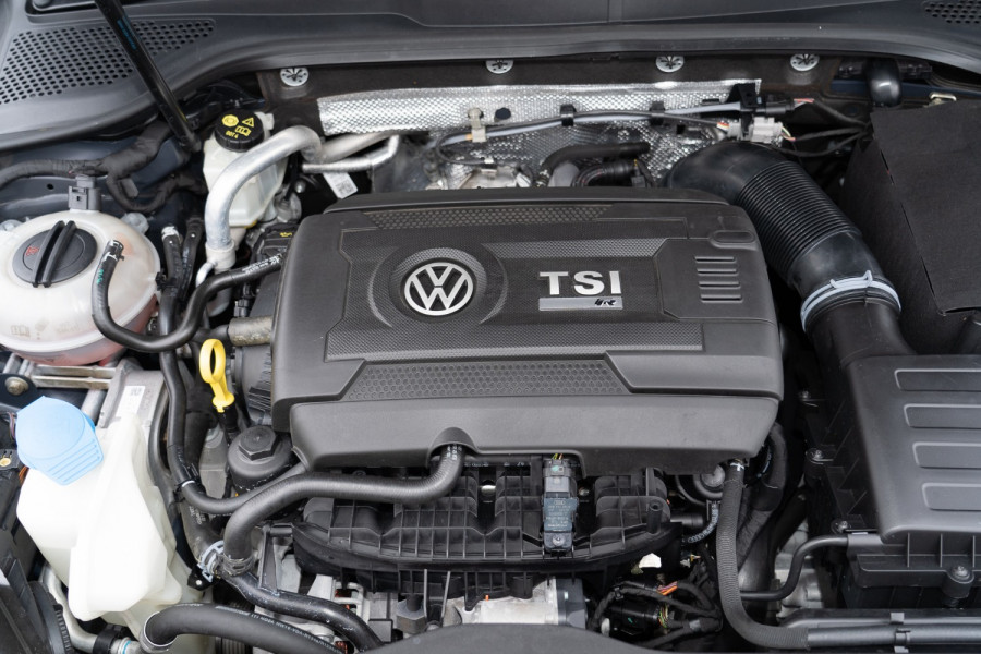 2017 Volkswagen Golf 7 R Hatch Image 21