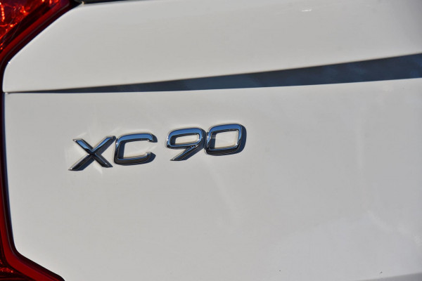 2021 Volvo XC90 L Series T6 Momentum SUV Image 6