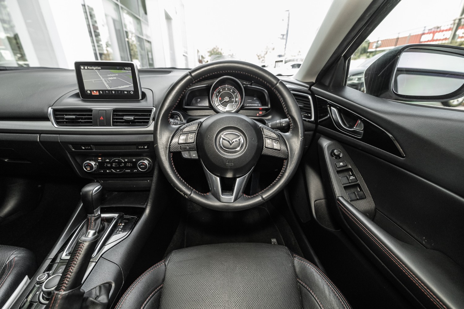 2014 MY15 Mazda 3 Hatch Image 9