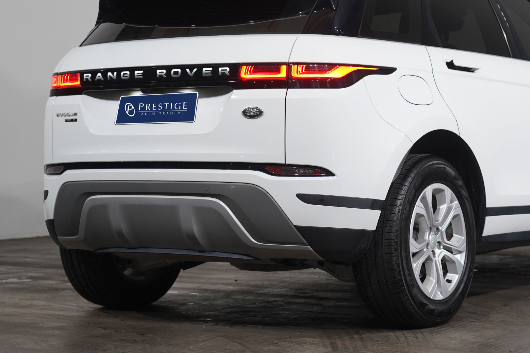 2019 Land Rover Range Rover Evoque Evoque P200 S (147kw) SUV Image 8