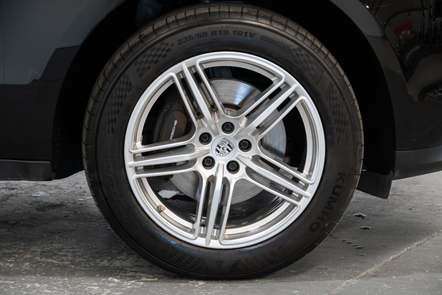 2020 Porsche Macan SUV Image 5