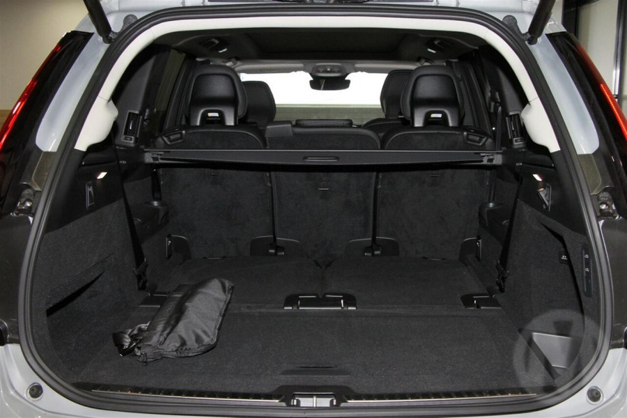2026 Volvo XC90 L Series Ultra B5 Dark SUV Image 15