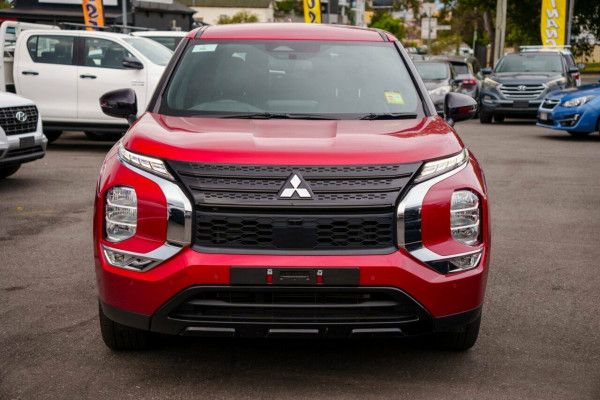 2024 Mitsubishi Outlander ZM Black Edition SUV Image 5