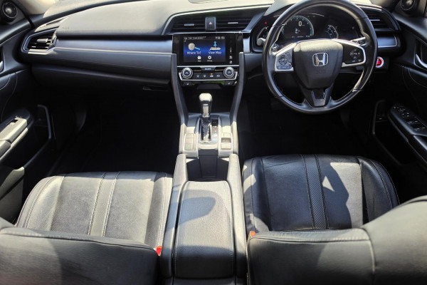 2016 Honda Civic 10th Gen VTi-LX Sedan Image 17