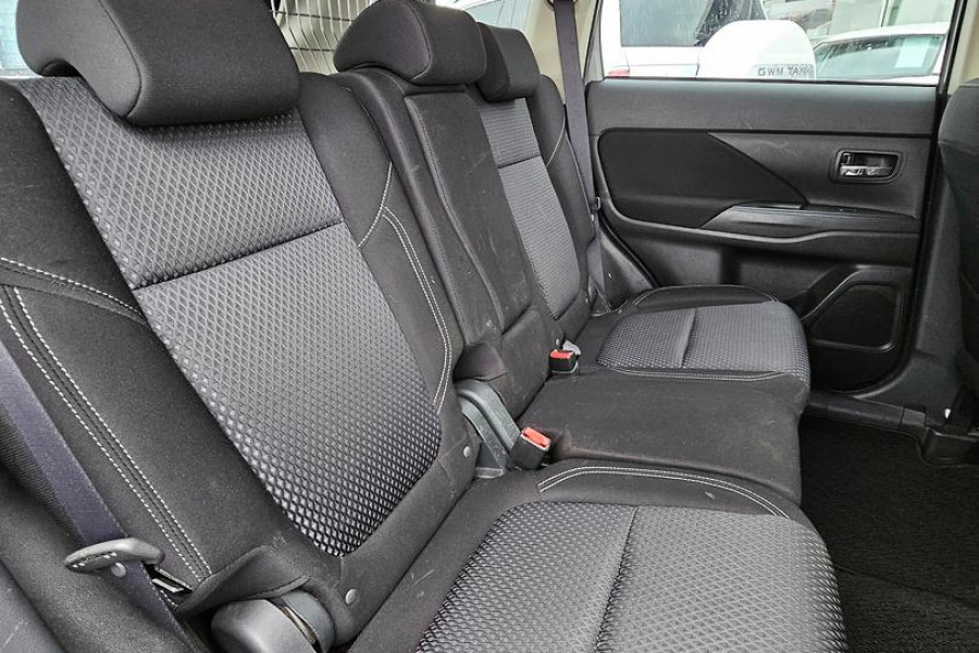 2021 Mitsubishi Outlander ZL ES SUV Image 10