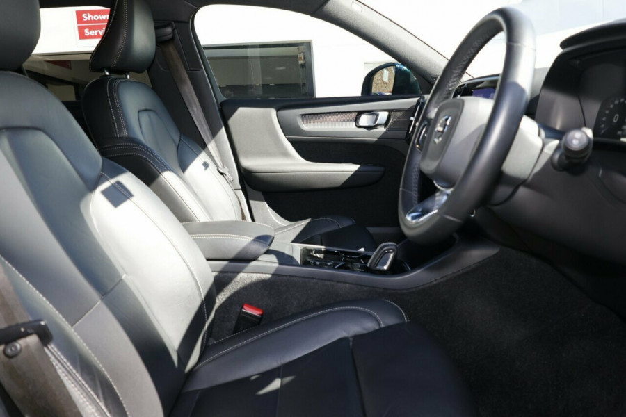2022 Volvo XC40 XZ T5 R-Design SUV Image 8