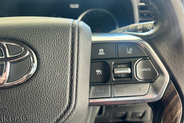 2022 Toyota LandCruiser FJA300R VX SUV Image 17