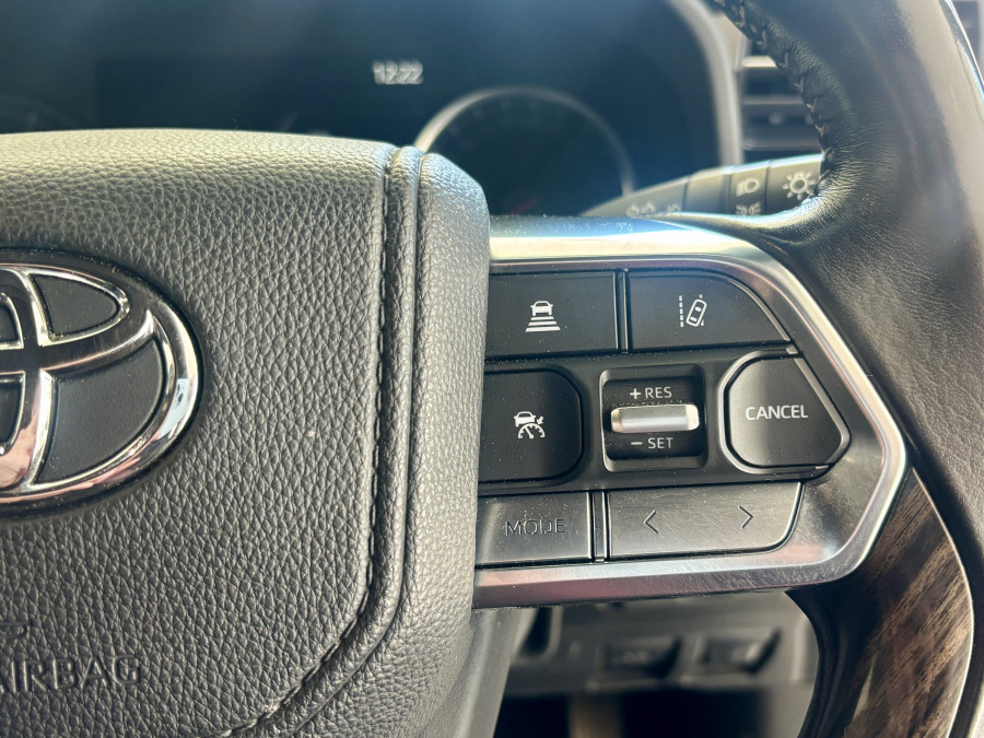 2022 Toyota LandCruiser FJA300R VX SUV Image 17