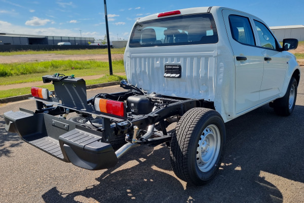 2026 MY25.5 Isuzu D-MAX RG SX High Ride Cab Chassis Image 3