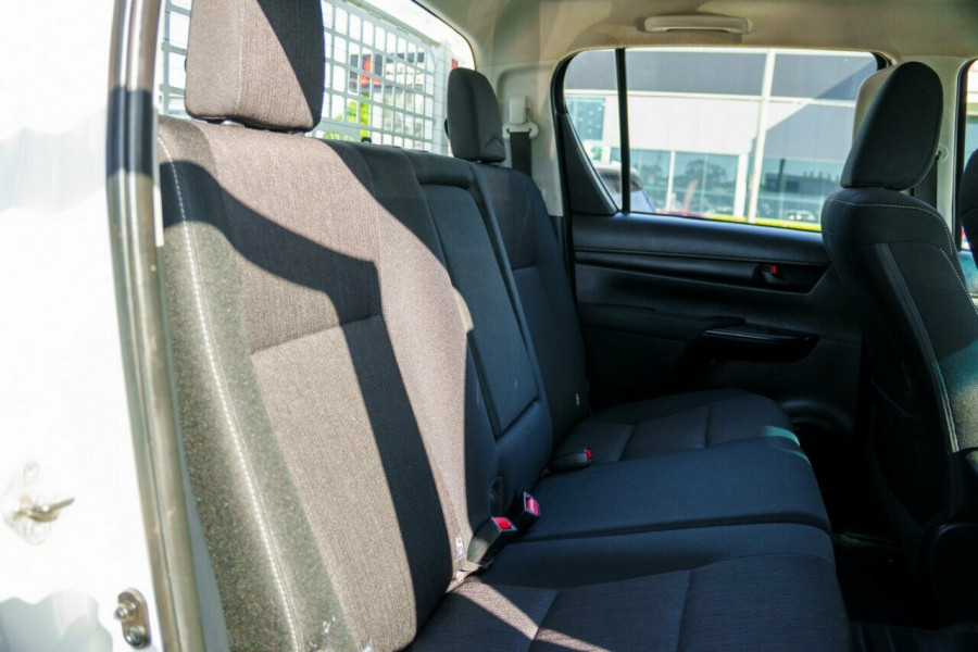 2018 Toyota HiLux  SR Double Cab Pick Up Image 8