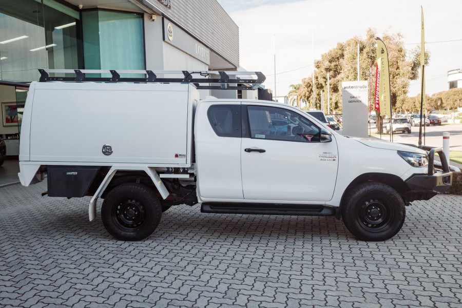 2022 Toyota HiLux GUN126R SR Cab Chassis Image 17
