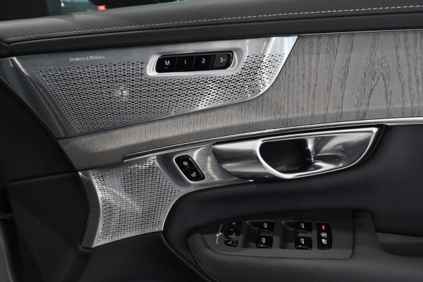 2026 Volvo XC90 L Series Ultra B5 Dark SUV Image 21