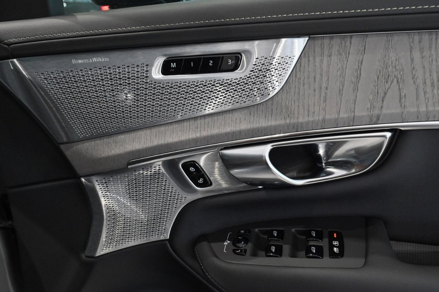 2026 Volvo XC90 L Series Ultra B5 Dark SUV Image 21