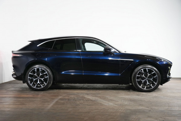2021 Aston Martin DBX SUV Image 4