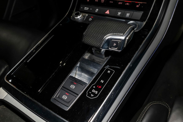 2020 Audi Q7 4M 50 TDI S Line SUV image 18